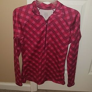 Medium half zip pull over